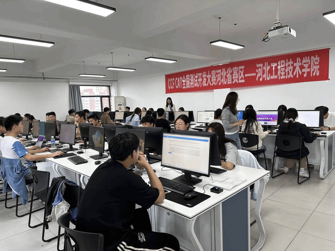 河北工程技術(shù)學(xué)院網(wǎng)絡(luò)空間安全學(xué)院成功承辦2024年度中國計算機應(yīng)用技術(shù)大賽全國測試開發(fā)大賽河北省選拔賽